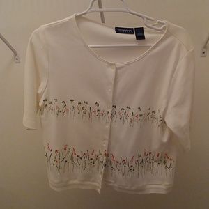 White short sleeve top/jacket.